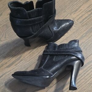 Elegant Black Ankle Boots Size 10 Distress Leather